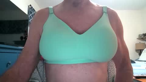 robert online show from November 9, 2025, 8:40 pm