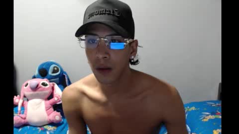 robert_kingg online show from December 15, 2025, 9:46 am