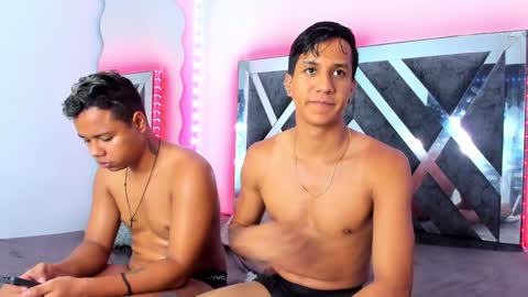 Robert Miller And Mael Thompson  online show from December 7, 2024, 4:42 am