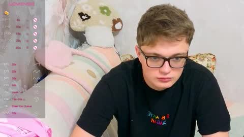 robertokingsize online show from December 15, 2025, 4:22 pm