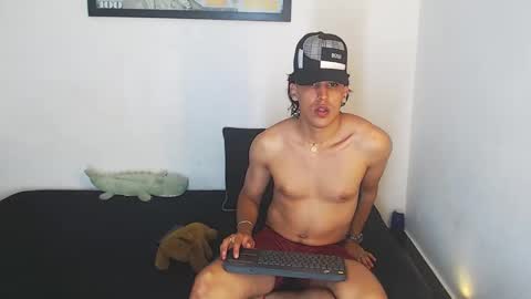 Snapshot of robisson_zack chatting on November 11, 2025, 10:10 pm Robisson Zack online show from November 11, 2025, 10:10 pm