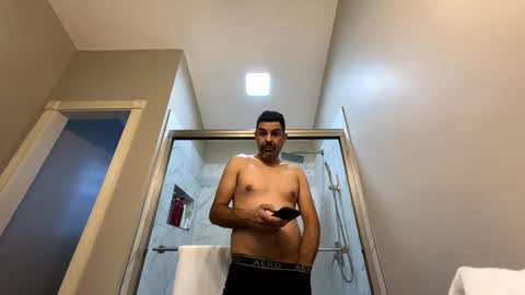 roblatino12 online show from February 1, 2025, 10:02 pm