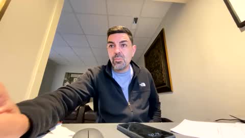 roblatino12 online show from February 25, 2025, 9:24 pm