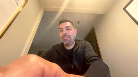 roblatino12 online show from March 8, 2025, 12:52 pm