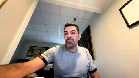 roblatino12 online show from December 14, 2025, 6:01 pm