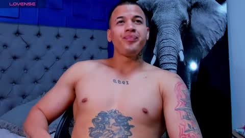 Snapshot of rocco_santos chatting on September 11, 2025, 5:07 am rocco_santos online show from September 11, 2025, 5:07 am
