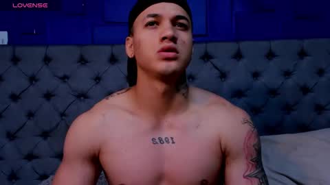 Snapshot of rocco_santos chatting on September 16, 2025, 8:48 am rocco_santos online show from September 16, 2025, 8:48 am