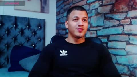Snapshot of rocco_santos chatting on October 16, 2025, 12:22 am rocco_santos online show from October 16, 2025, 12:22 am