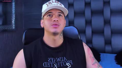 Snapshot of rocco_santos chatting on November 9, 2025, 2:15 pm rocco_santos online show from November 9, 2025, 2:15 pm