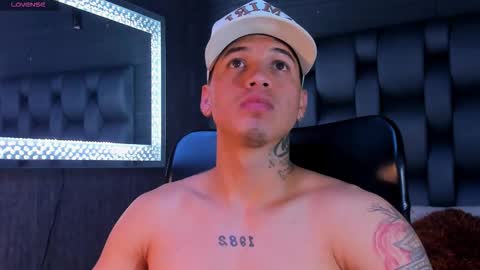 Snapshot of rocco_santos chatting on November 27, 2025, 1:29 am rocco_santos online show from November 27, 2025, 1:29 am