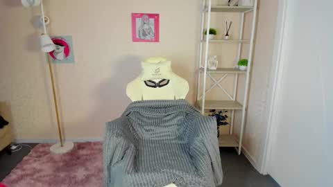 Snapshot of rockett_bunny chatting on October 7, 2025, 1:03 am Rockett online show from October 7, 2025, 1:03 am