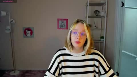 Snapshot of rockett_bunny chatting on October 9, 2025, 1:14 am Rockett online show from October 9, 2025, 1:14 am