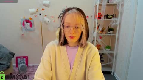 Snapshot of rockett_bunny chatting on October 23, 2025, 1:05 am Rockett online show from October 23, 2025, 1:05 am