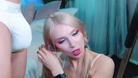 Snapshot of rockstarsgames chatting on November 10, 2025, 9:52 am Lina and Den online show from November 10, 2025, 9:52 am