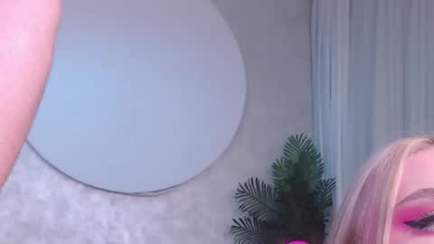 Snapshot of rockstarsgames chatting on November 23, 2025, 5:29 am Lina and Den online show from November 23, 2025, 5:29 am