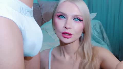 Snapshot of rockstarsgames chatting on December 15, 2025, 5:55 am Lina and Den online show from December 15, 2025, 5:55 am