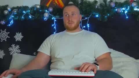 Snapshot of roddy_riss chatting on December 19, 2024, 2:46 pm Roddy online show from December 19, 2024, 2:46 pm