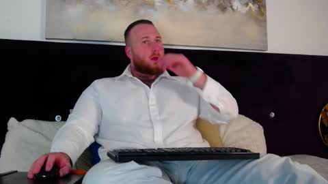 Snapshot of roddy_riss chatting on December 3, 2025, 10:24 am Roddy online show from December 3, 2025, 10:24 am