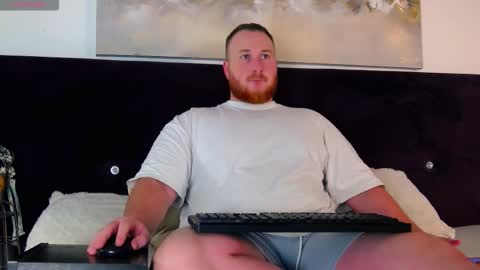 Snapshot of roddy_riss chatting on December 4, 2025, 5:28 am Roddy online show from December 4, 2025, 5:28 am