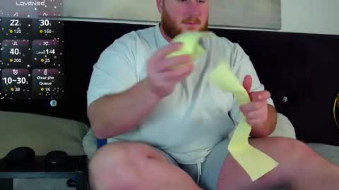 Snapshot of roddy_riss chatting on December 15, 2025, 9:24 am Roddy online show from December 15, 2025, 9:24 am