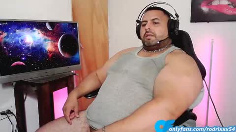 Snapshot of rodrixxx54 chatting on February 11, 2025, 11:54 pm rodrixxx54 online show from February 11, 2025, 11:54 pm