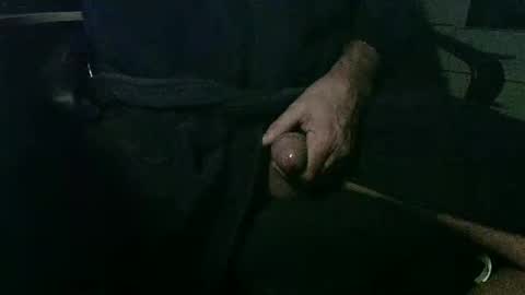 Snapshot of roger_peter chatting on January 11, 2025, 6:35 am roger_peter online show from January 11, 2025, 6:35 am