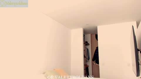 Snapshot of roldansvalery chatting on January 31, 2025, 9:05 pm Valery Roldans online show from January 31, 2025, 9:05 pm