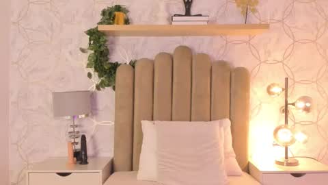   online show from December 8, 2024, 12:19 pm