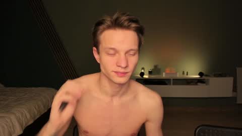 Snapshot of romeo_mercy chatting on December 3, 2024, 11:24 pm Romeo online show from December 3, 2024, 11:24 pm