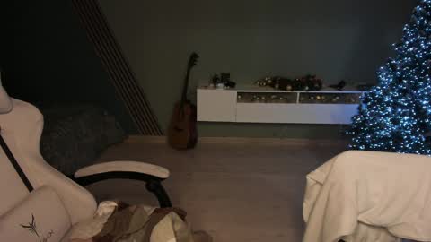 Snapshot of romeo_mercy chatting on January 4, 2025, 5:37 am Romeo online show from January 4, 2025, 5:37 am