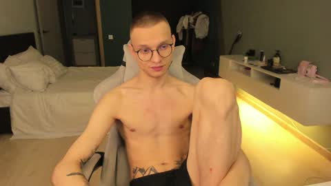 Snapshot of romeo_mercy chatting on February 9, 2025, 4:36 am Romeo online show from February 9, 2025, 4:36 am