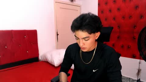 Romeo online show from November 18, 2025, 7:18 pm