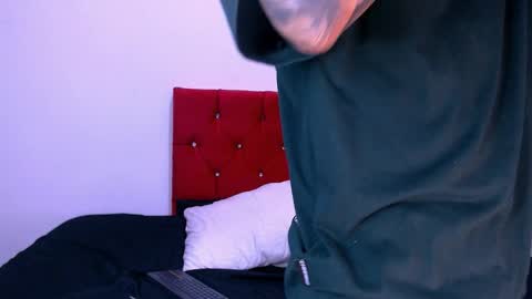 Romeo online show from November 21, 2025, 7:12 pm