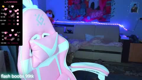 Snapshot of roniya_v chatting on January 17, 2025, 6:12 pm Spicy lady Kristy online show from January 17, 2025, 6:12 pm