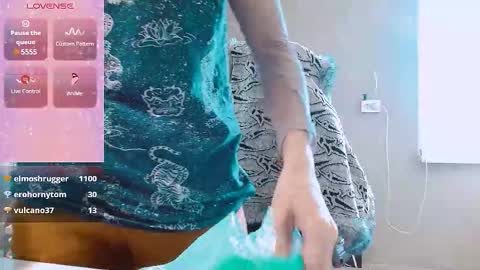 rosa843850 online show from November 14, 2025, 12:04 pm