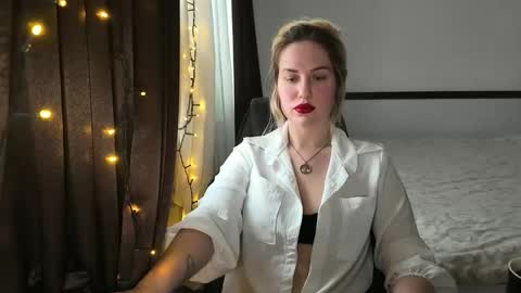 Rosali online show from October 27, 2025, 1:26 pm