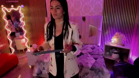 ROSALIN online show from October 16, 2025, 11:55 am