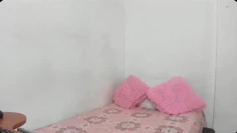 Snapshot of rosario_19 chatting on September 20, 2025, 12:33 am Rosario Cruz online show from September 20, 2025, 12:33 am