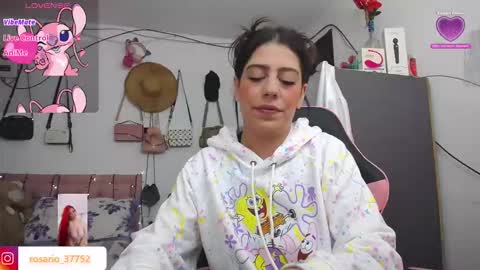 Snapshot of rosario_1996 chatting on October 17, 2025, 7:00 am rosario_1996 online show from October 17, 2025, 7:00 am