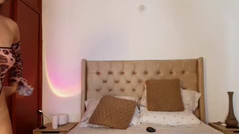 Rose And Dom online show from September 29, 2025, 1:11 am