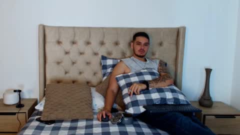 Rose And Dom online show from November 7, 2025, 2:00 am