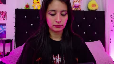 Snapshot of rose_smiley1 chatting on October 14, 2025, 3:40 am Rose online show from October 14, 2025, 3:40 am