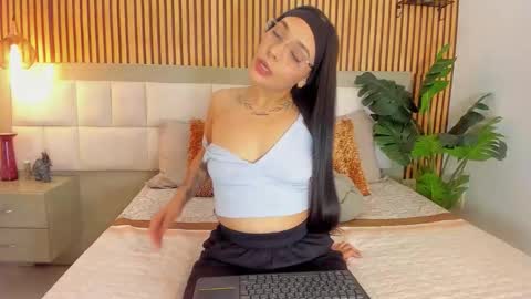 Snapshot of roseaurora chatting on October 13, 2025, 12:38 pm roseaurora online show from October 13, 2025, 12:38 pm