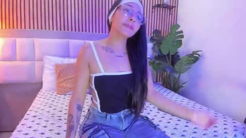 Snapshot of roseaurora chatting on October 27, 2025, 12:42 pm roseaurora online show from October 27, 2025, 12:42 pm