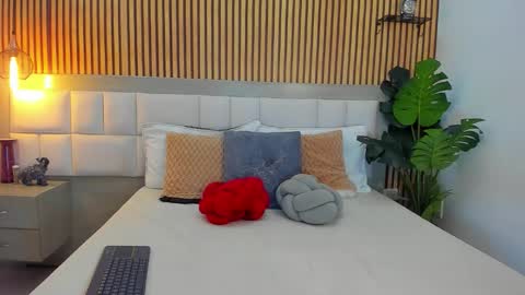 Snapshot of roseaurora chatting on November 7, 2025, 12:49 pm roseaurora online show from November 7, 2025, 12:49 pm