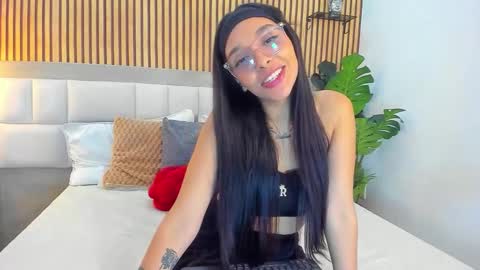 Snapshot of roseaurora chatting on November 14, 2025, 12:59 pm roseaurora online show from November 14, 2025, 12:59 pm