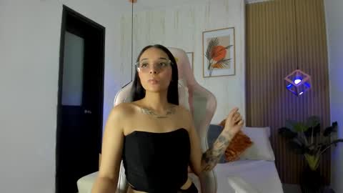 Snapshot of roseaurora chatting on November 29, 2025, 7:39 pm roseaurora online show from November 29, 2025, 7:39 pm