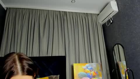 Snapshot of roseblanche2k chatting on December 14, 2024, 2:23 am Florin online show from December 14, 2024, 2:23 am