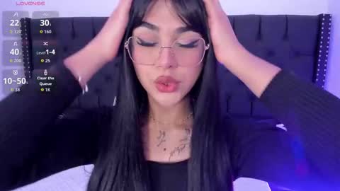 Rose online show from November 10, 2025, 1:43 pm