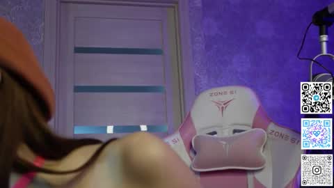 roseess_ online show from March 3, 2025, 8:11 pm